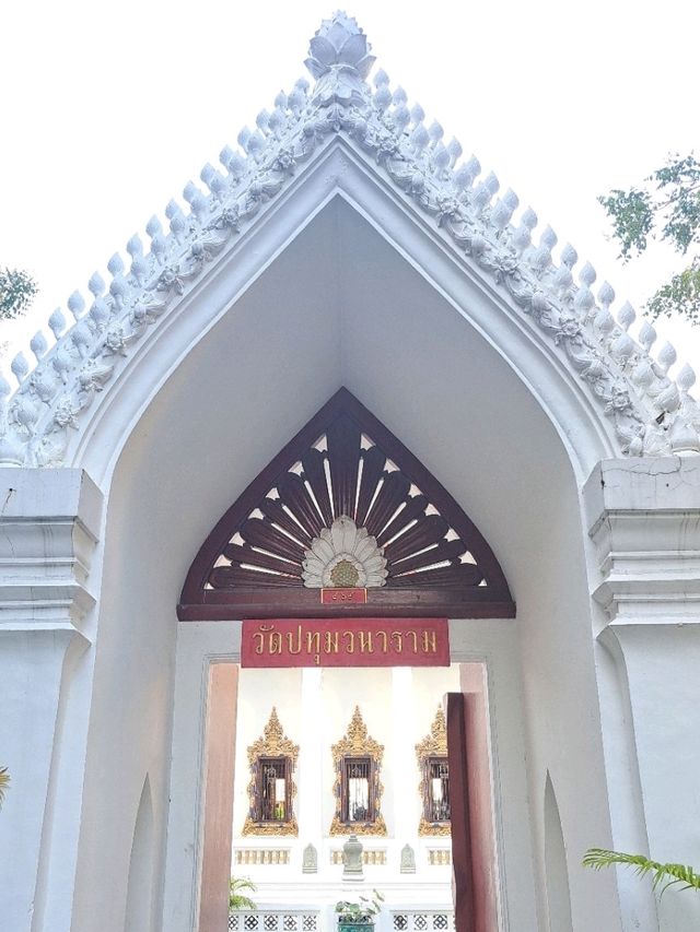 ไหว้พระใจกลางกรุง : วัดปทุมวนาราม 😇🙏✨️