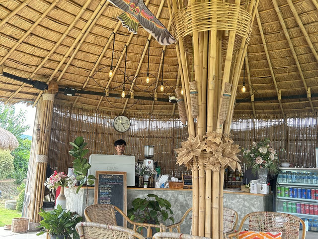 ชิดลม ชมฝาย คาเฟ่