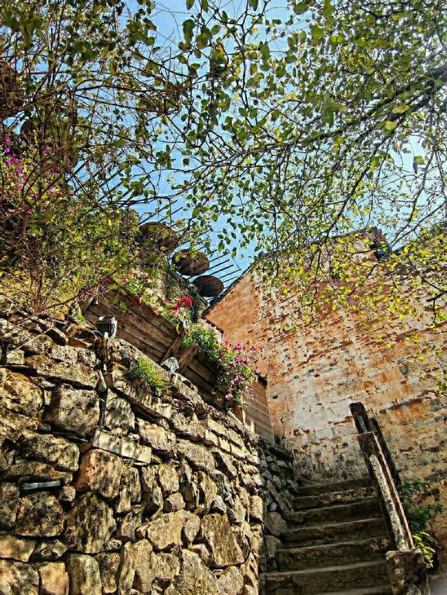 Going Through Time in the Modern/Ancient Huangling Village