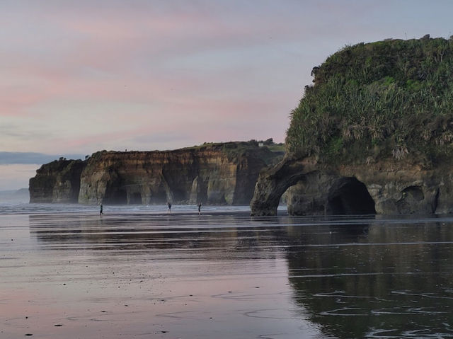 Three Sisters and the Elephant Rock, NZ