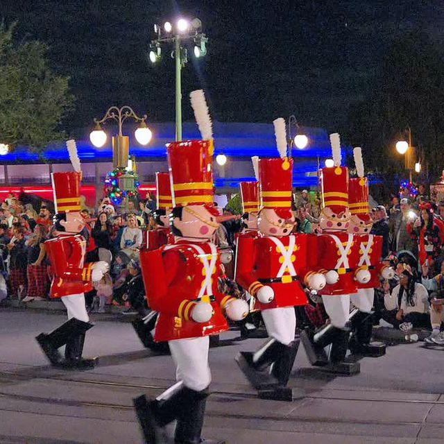A Magical Christmas at Disney’s Magic Kingdom Orlando 🇺🇸