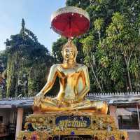 สักการะพระบรมสารีริกธาตุ ณ วัดพระธาตุจอมสัก