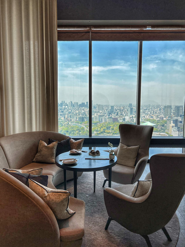 Strawberry Sweets and Stunning Views at Four Seasons Otemachi 