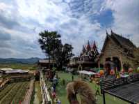 วัดสวยล้านนา ทัศนียภาพทุ่งนา ดอยภูคา อันงดงาม