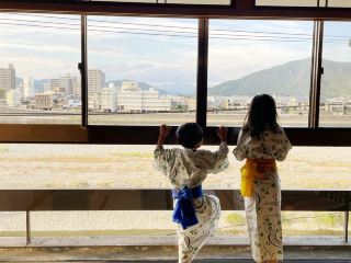 Hotel with a view of the Nagara River