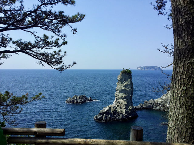 Jeju’s lone guardian of the sea: Oedolgae Rock