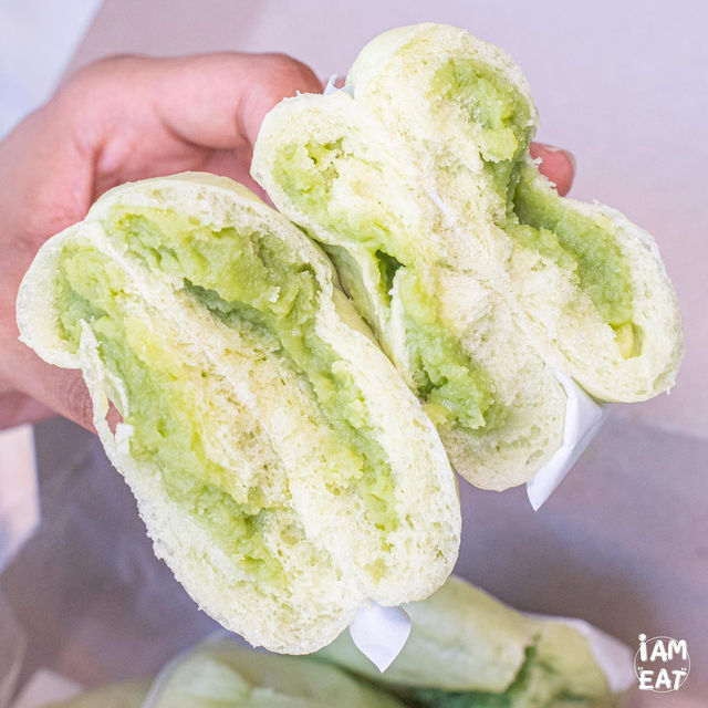 ซาลาเปาใบเตยเจ้าเก่าแก่ย่านโชคชัยสี่