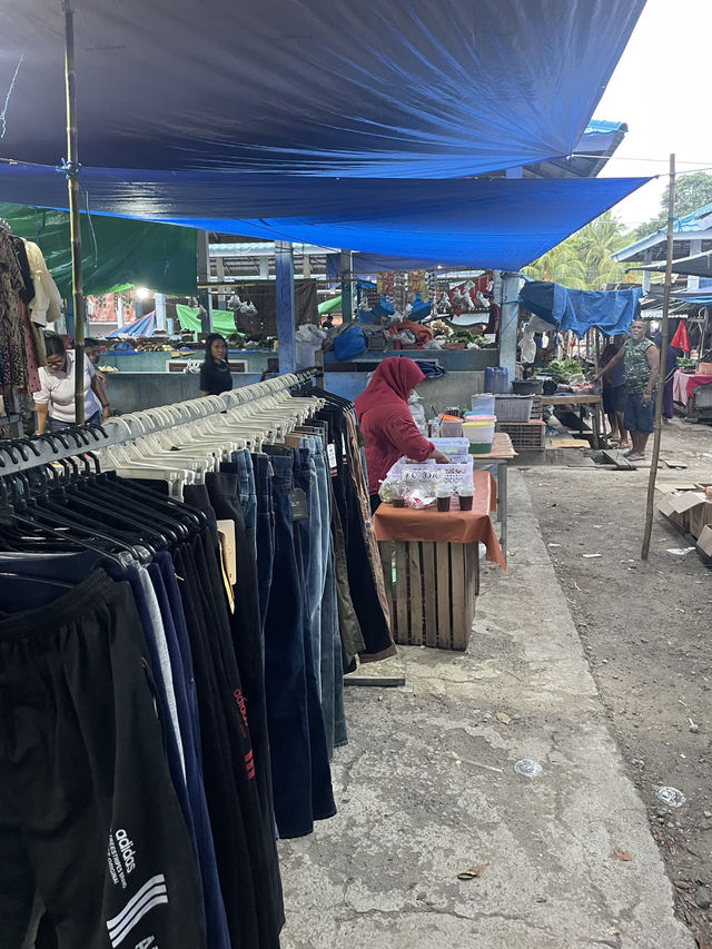 Visiting the Local Market in Riung – Everyday Life in Motion 🏡🛍️