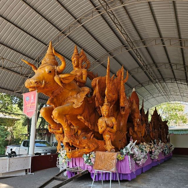 ไหว้พระทำบุญ พระธาตุหนองบัวแห่งเมืองอุบล