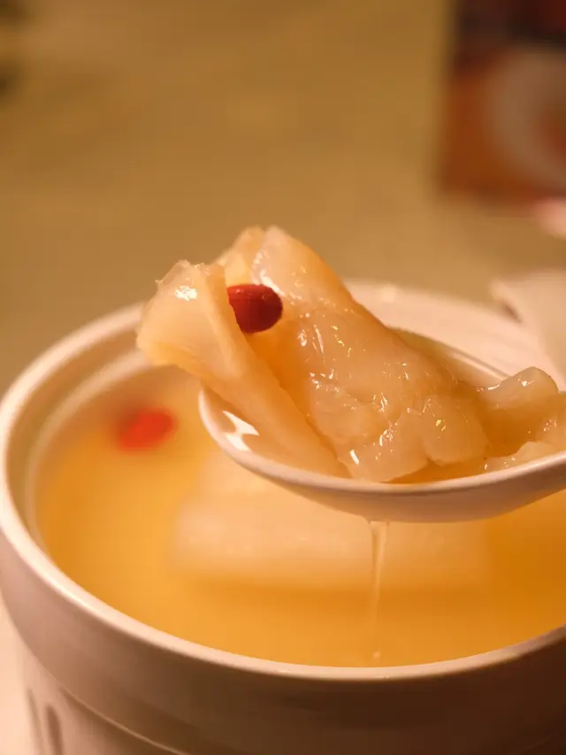 ร้านอาหารจีนกวางตุ้งวิวทะเลที่ได้รับการคัดเลือกจากมิชลินในย่านหว่านไจ๋ ฮ่องกง