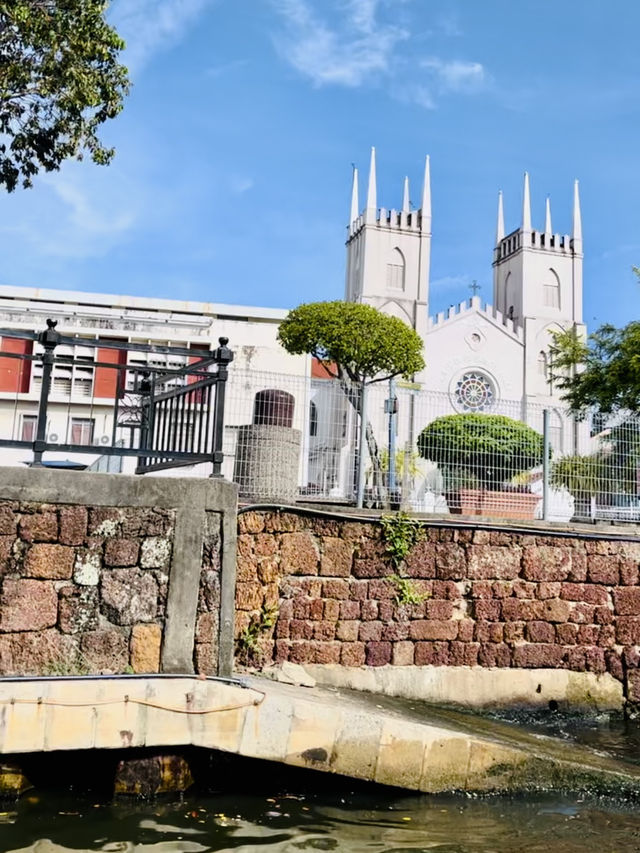 “Sail Through History: Discover Melaka’s Charm on the River Cruise!”