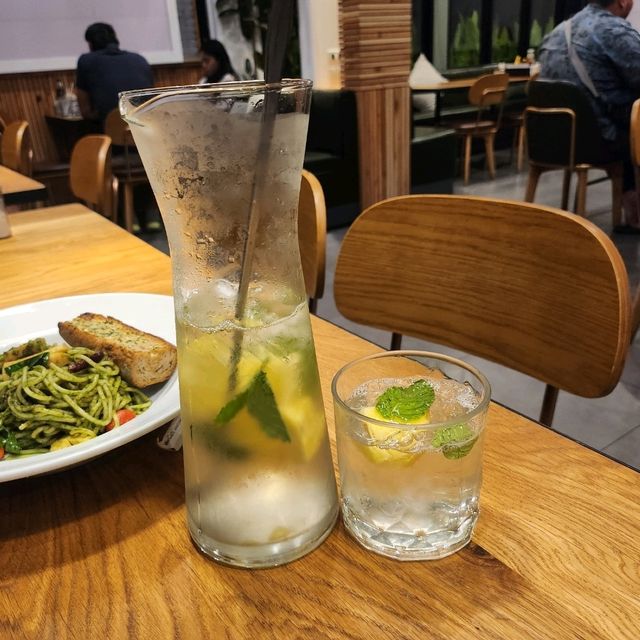 We Cafe phuket ผักออแกนิค farm to table