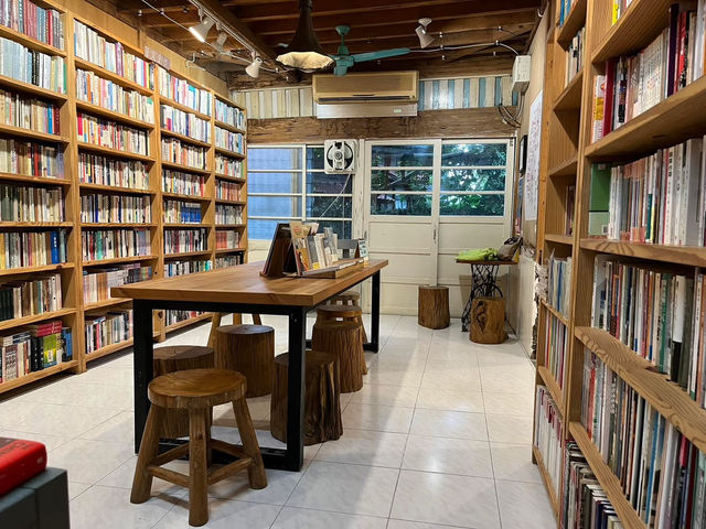 時光二手書店