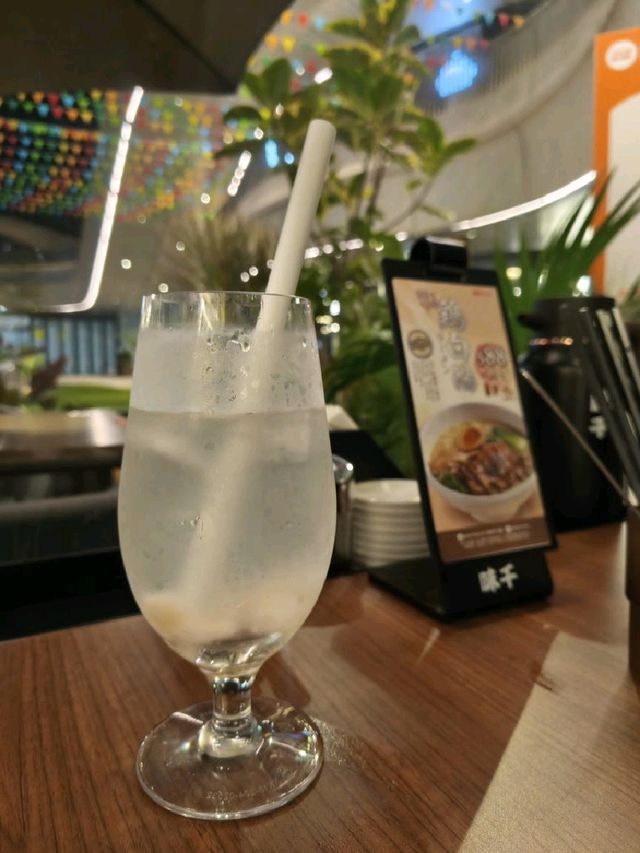 環境非常好的連鎖拉麵店