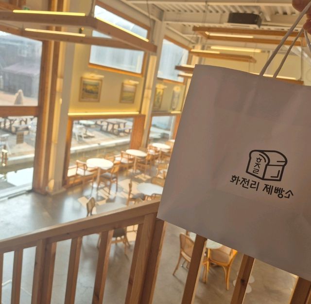 부산 기장 대형 베이커리카페 '제이스생텀커피'