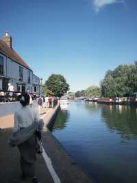 Springtime Charm in Ely: Blossoms, History & Riverside Elegance