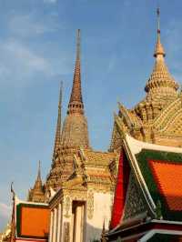 Wat Pho: A Blend of Grandeur and Familiarity