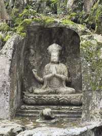 A Stroll Through Time: Feilai Feng’s Enchanting Rock Carvings