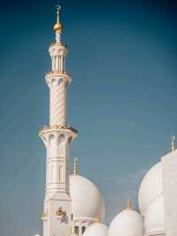 Sheikh Zayed Grand Mosque: An Icon of Architectural Splendor and Majestic Craftsmanship.