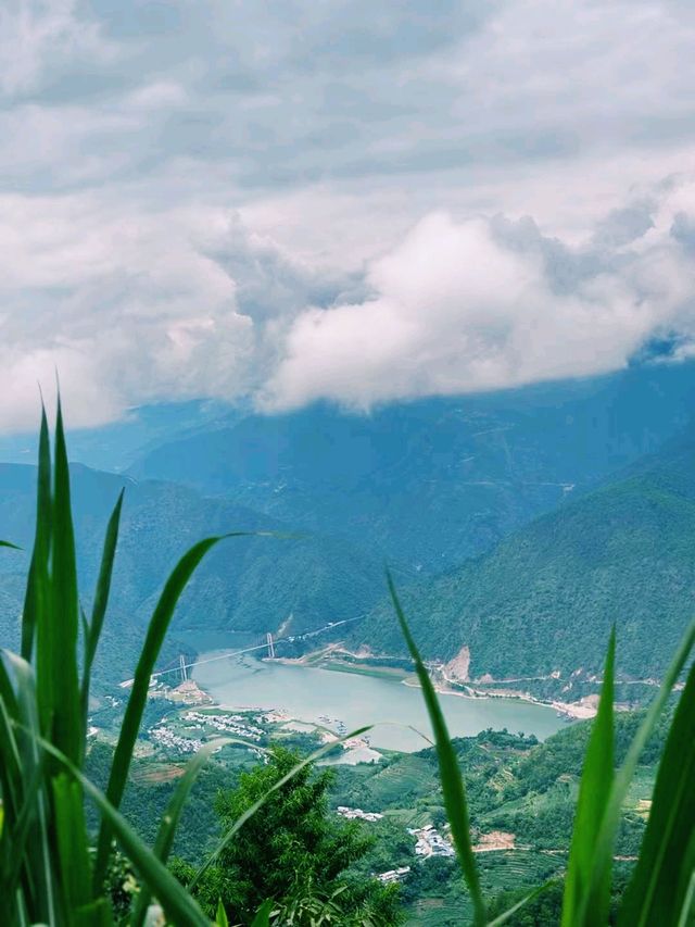 中國雲南著名旅遊城市臨滄旅行攻略，茶葉聖地，適合打卡拍照📸