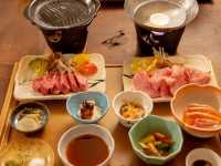 ร้านเนื้อ Shinshu สดพรีเมียม ที่หมู่บ้านฮาคุบะ 🇯🇵