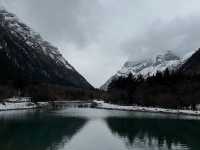 Mount Siguniang's Snowy Splendor