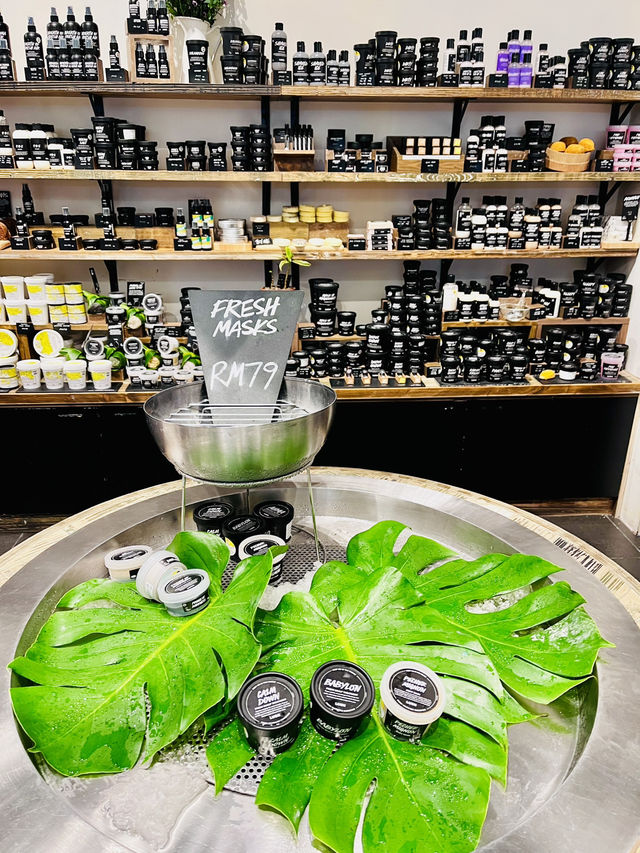“Lush Living: Where Beauty Meets Sustainability”