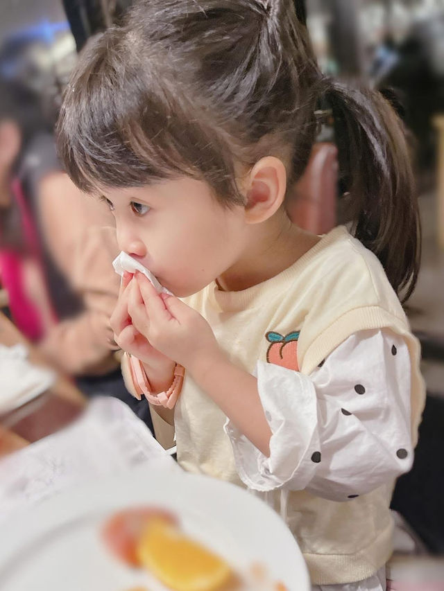 全家住大員皇冠超幸福：吃Buffet、泡泳池、爽爽當廢人