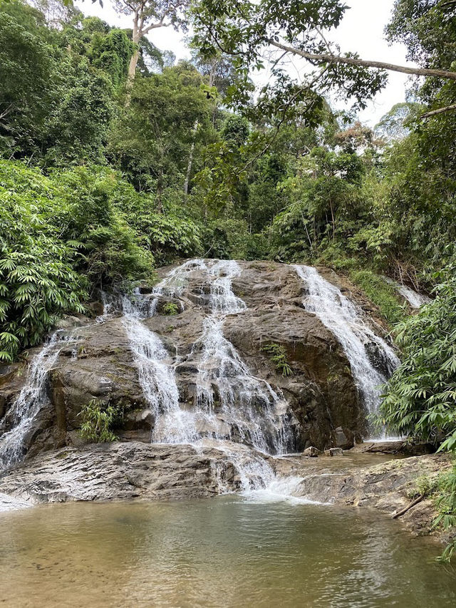 Gunung Ledang: Where Waterfalls Whisper & Your Thighs Scream" 🏔️💦