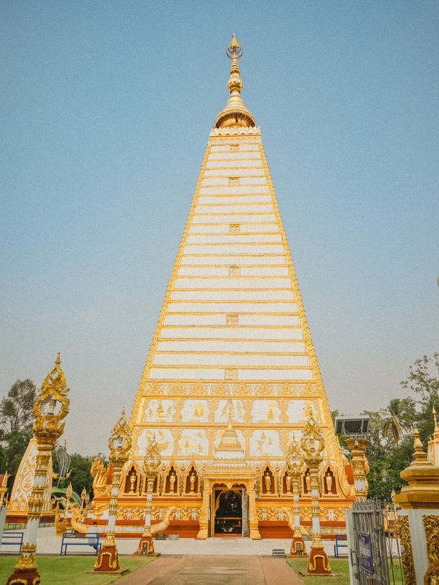 วัดพระธาตุหนองบัว | อุบลราชธานี