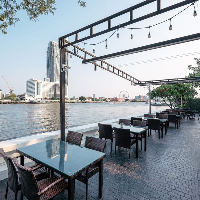 Away Bangkok Riverside Kene