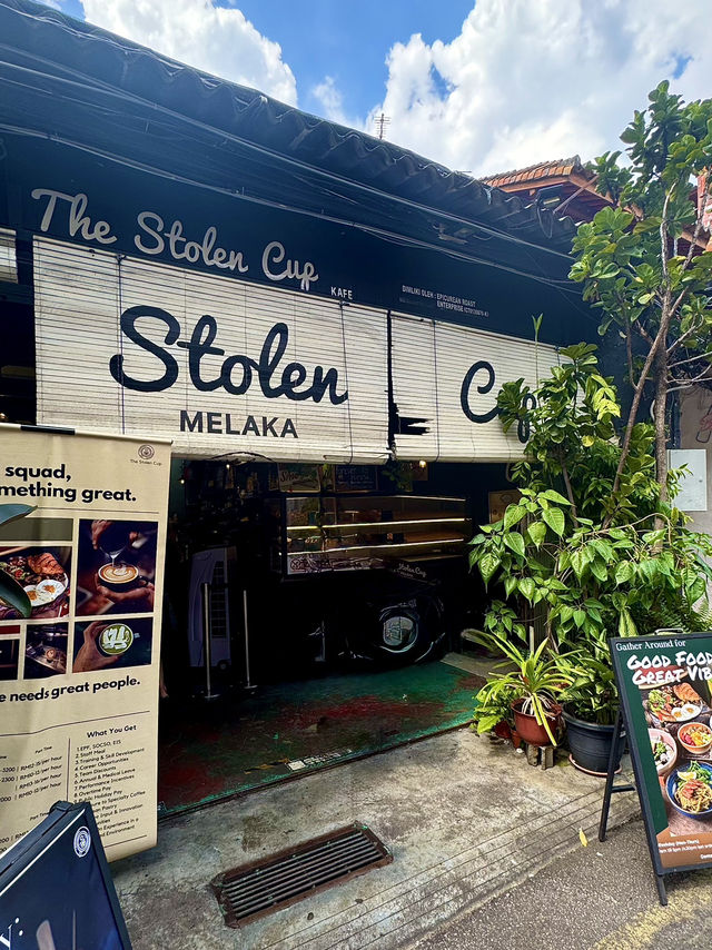 Stolen Cup — A Retro Café Gem on Jonker Street, Melaka