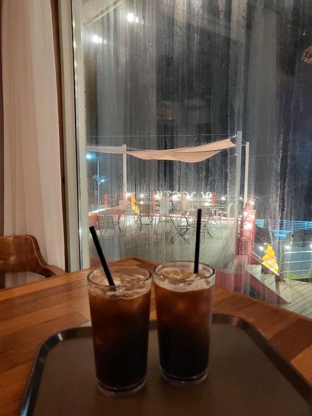 오래된 오두막감성이 멋진 낭만 부산카페