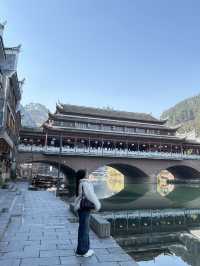 เที่ยวจีน Fenghuang เหมือนหลุดไปในยุทธภพ！