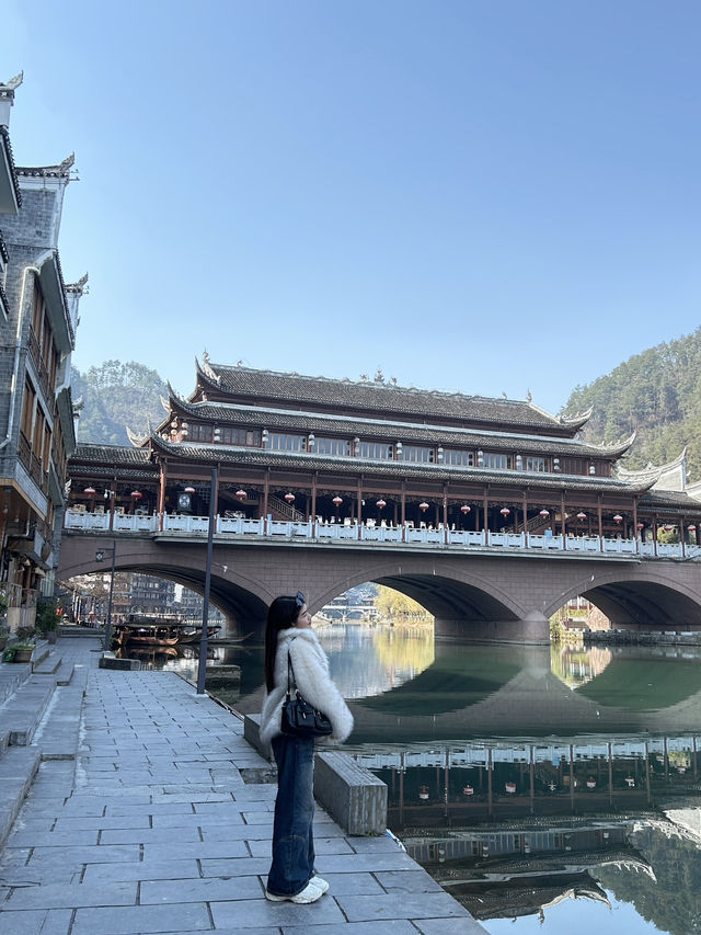 เที่ยวจีน Fenghuang เหมือนหลุดไปในยุทธภพ！