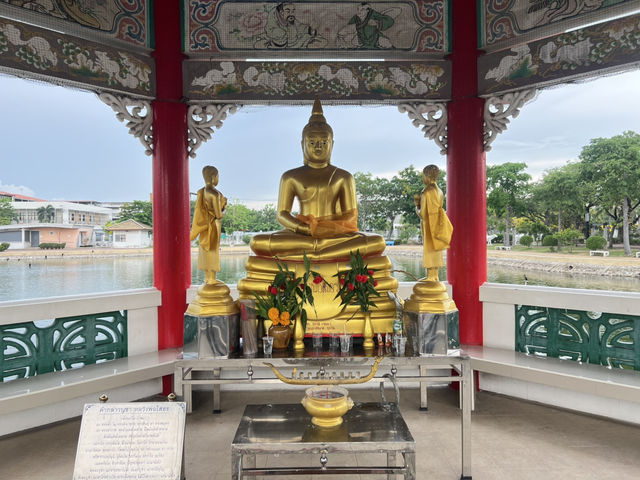สวนตำหนักน้ำ ชลบุรี