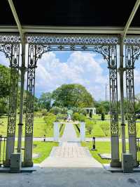 Tugu Pahlawan Garden: Colonial Oasis Beside the Old Sarawak Museum