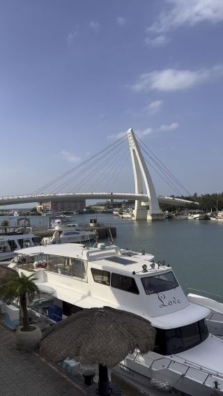 Slow Afternoons by the Sea: A Stroll Through Tamsui Fisherman’s Wharf