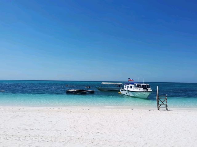 Mantanani Island: Sabah’s Mermaid Lagoon