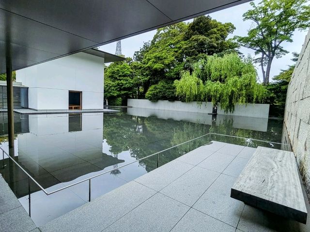 金澤 | 鈴木大拙館，位於市區內的深沉寂靜。