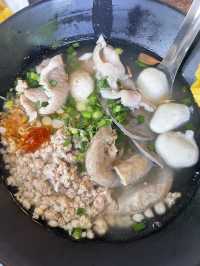 มิถุนา ก๋วยเตี๋ยวต้มยำที่ใช้มะนาวสดๆ 🍋‍🟩
