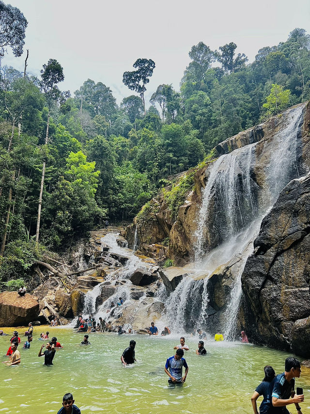 “Emerald Cascades: Sungai Pandan’s Cascading Haven” 