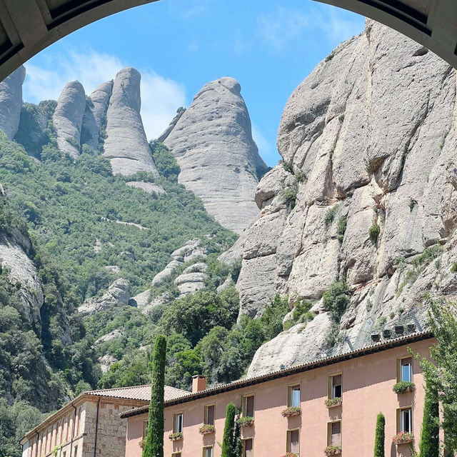 Mystical Peaks and Soulful Views: A Day at Montserrat 🇪🇸