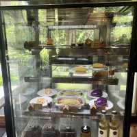  🌸 Fleur Cafe & Eatery – คาเฟ่กลางสวนสไตล์ยุโรป