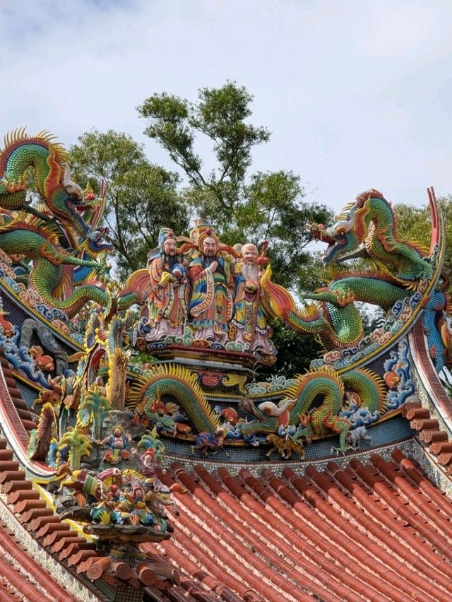 Serene views of Taipei from Bishanyan Temple