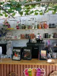 บ้านองุ่น Coffee