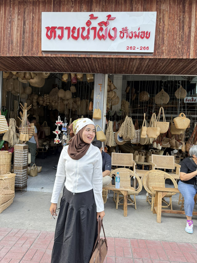 ถนนช้างม่อย เชียงใหม่ 🪅