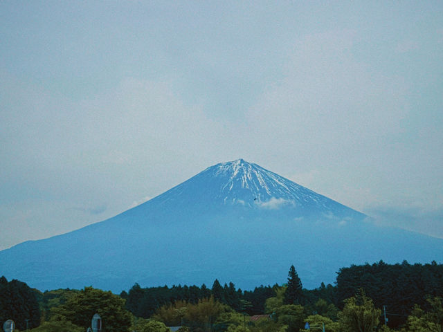 น้ำตก Shirato (Shiraito Falls / 白糸の滝) 