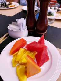 “Delicious Variety at Evolution Cafe’s Buffet”