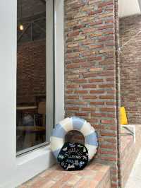 ☕️ TIN’N Café – Spacious, Stylish, and Sweet